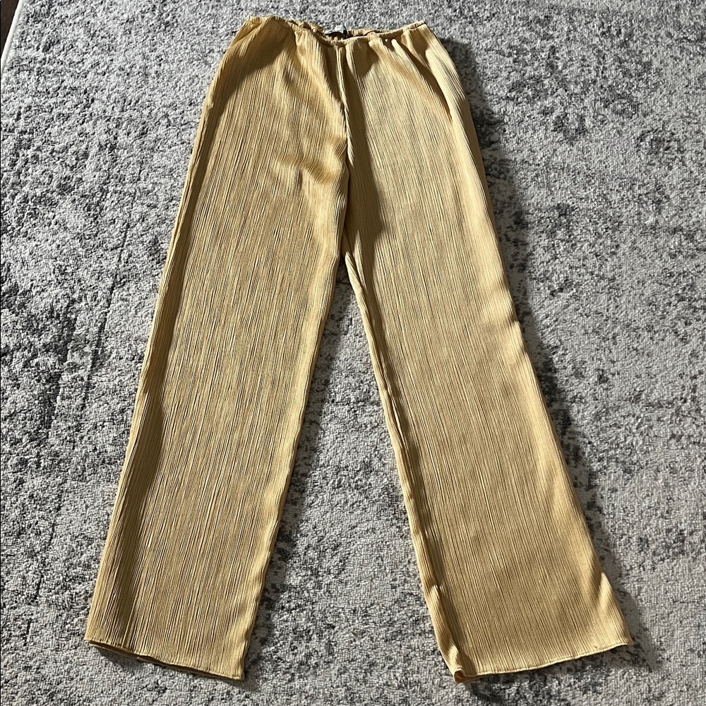 Zara Wide-Leg Pants in Soft Yellow